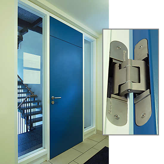 Glastrennwand mit Türelement